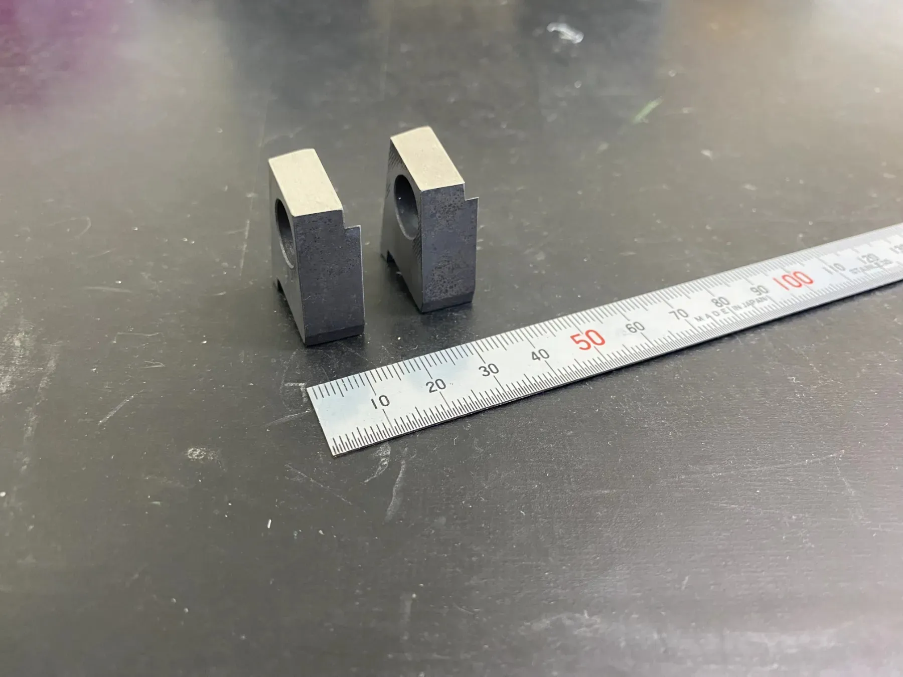 フック28x23.4xt11