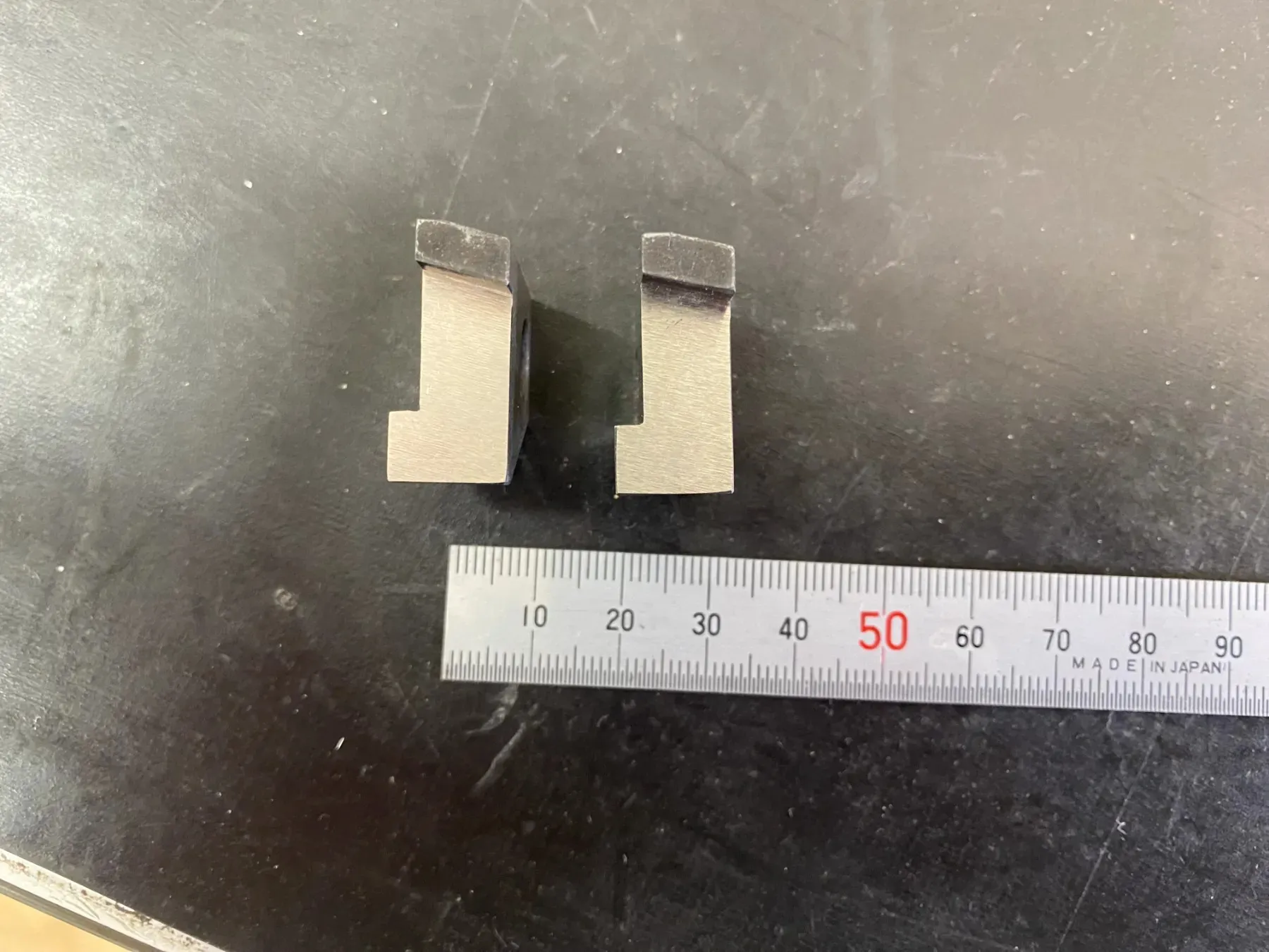 フック28x23.4xt11