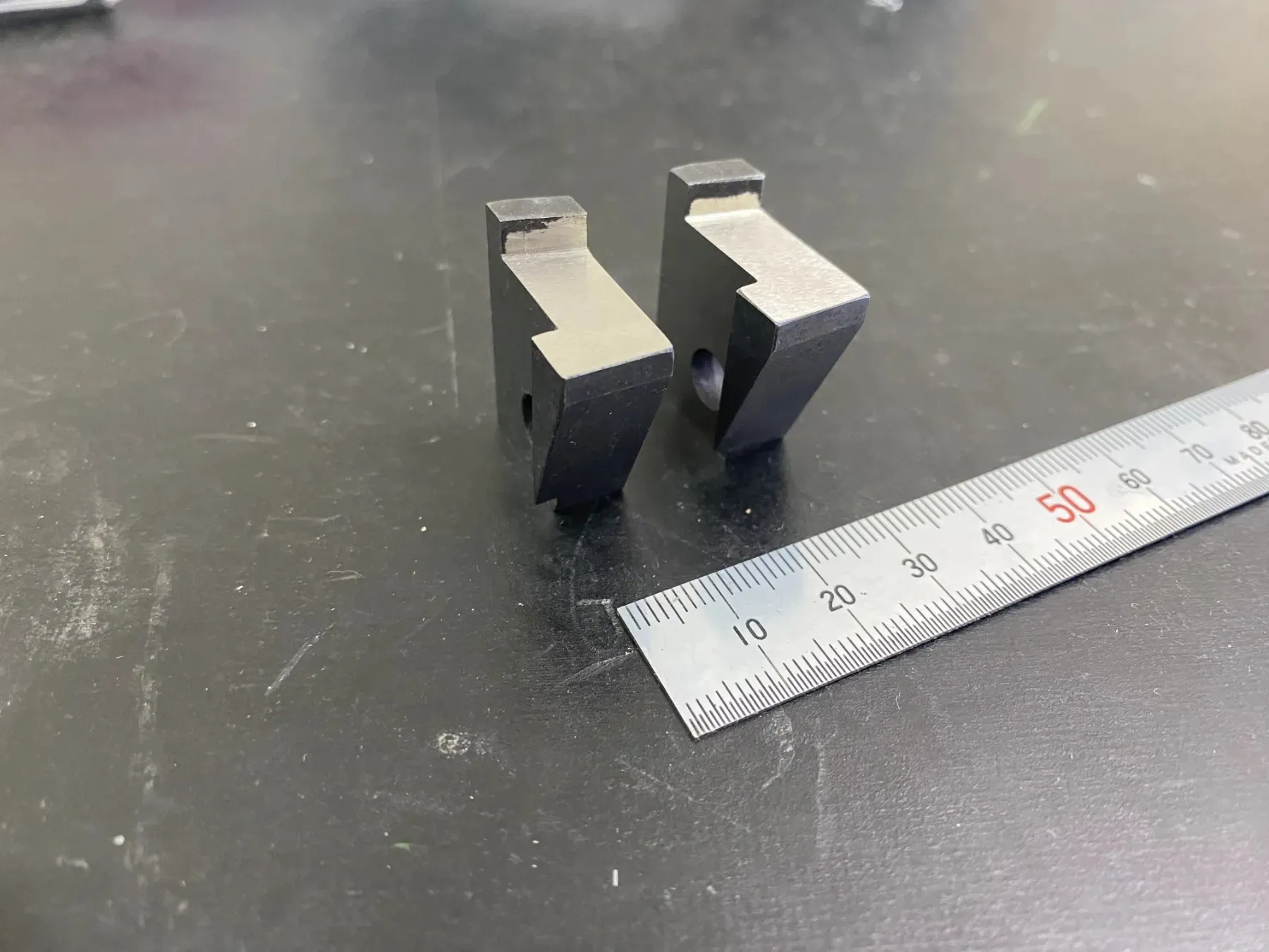 フック28x23.4xt11