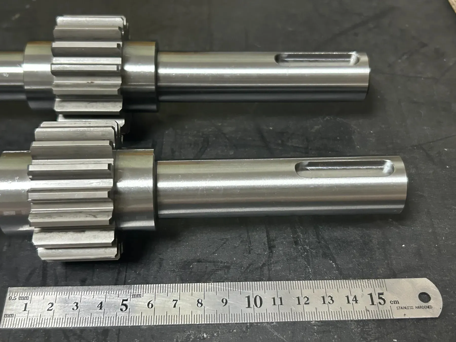 ピニオンシャフト