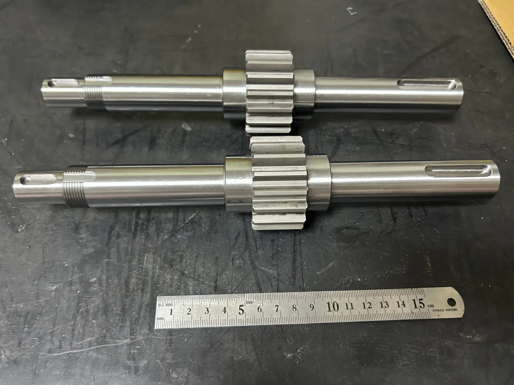 ピニオンシャフト