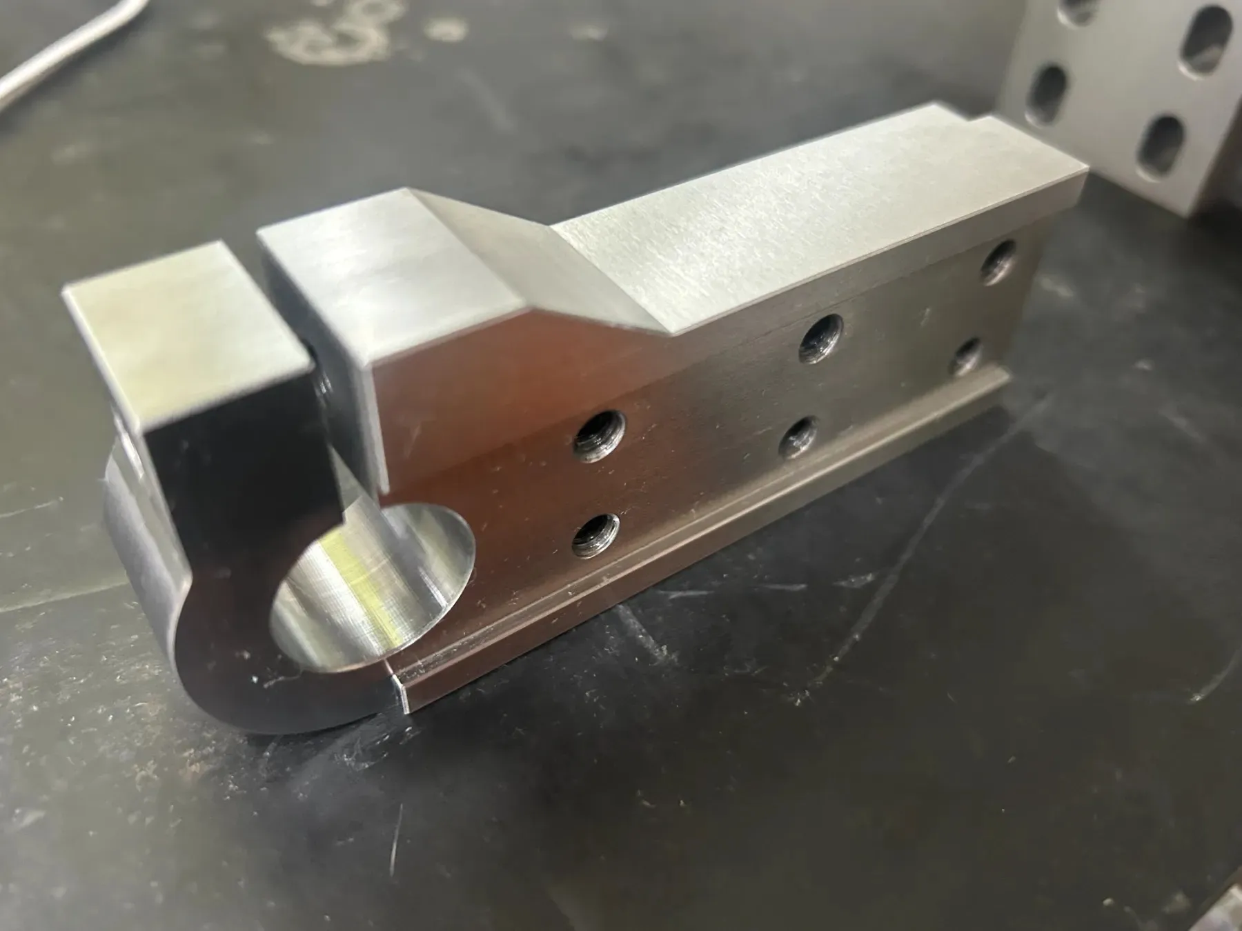 曲型ブラケット