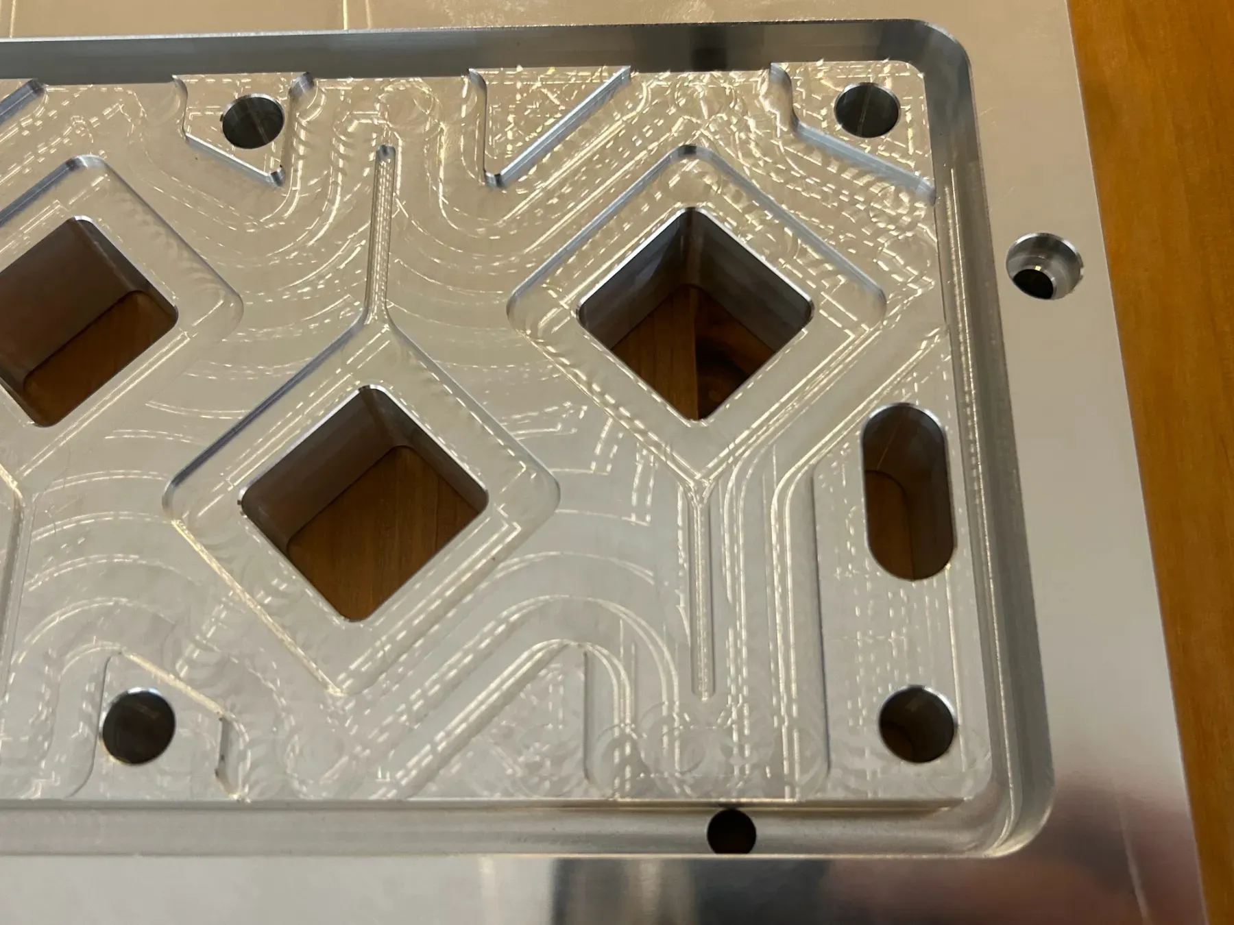 アルミ リテーナー