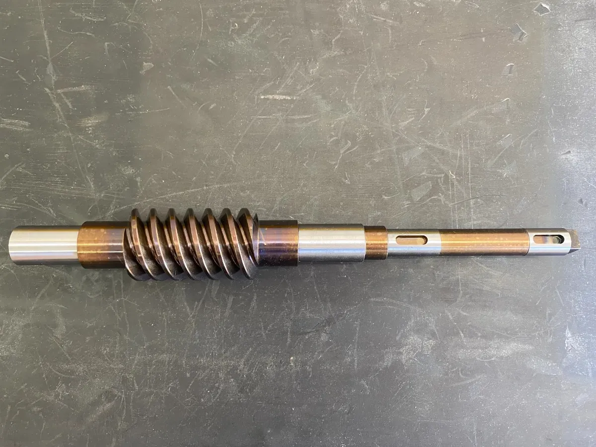 ウォームシャフト